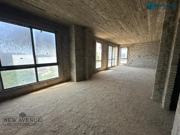 triplex under market price for sale Ready to deliver and move sodic eastown new cairo