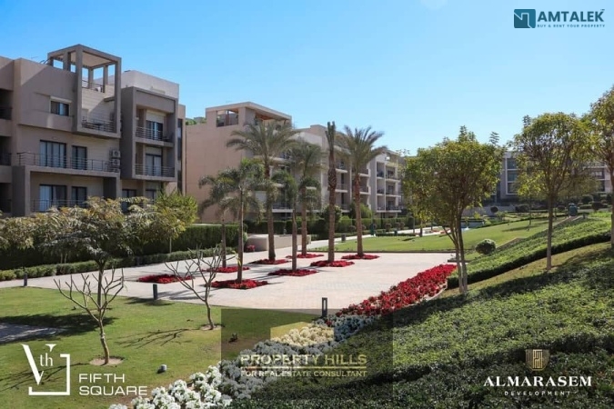 آخر بنتهاوس متاح جاهز للسكن ومفروش بالتكييفات في فيفث سكوير بجوار إعمار ميفيدا