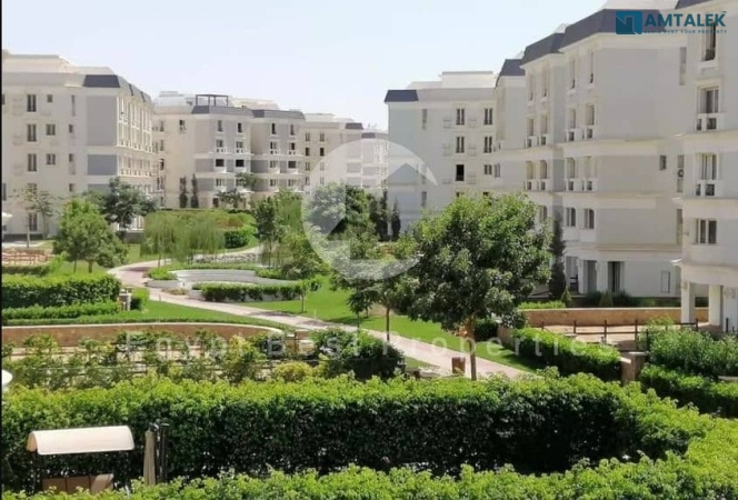 Direct landscape view 3-Bedroom semi finished Ivilla roof for sale in Mountain view Hyde park compound 5th settlement new cairo