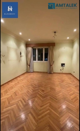 In one of Cairo’s most upscale neighborhoods, 210 sqm apartment in Zamalek