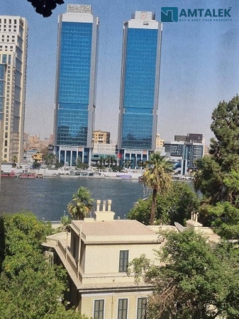 شقة 280 مترًا للبيع مباشرة على النيل في شارع محمد مظهر