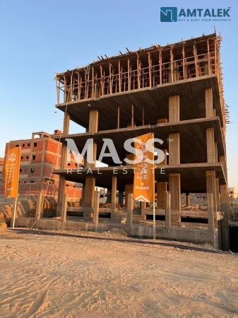Own a 140m² apartment in North Al Rehab, steps from Al Rehab Eastern Market, next to Family Park, and minutes from Suez Road