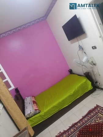 Furnished apartment in Maadi, side street behind Maadi ambulance, close to metro and corniche, fourth floor