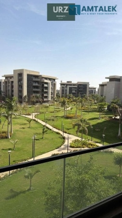 Front-facing apartment with direct sea and golf-course views near Taj City