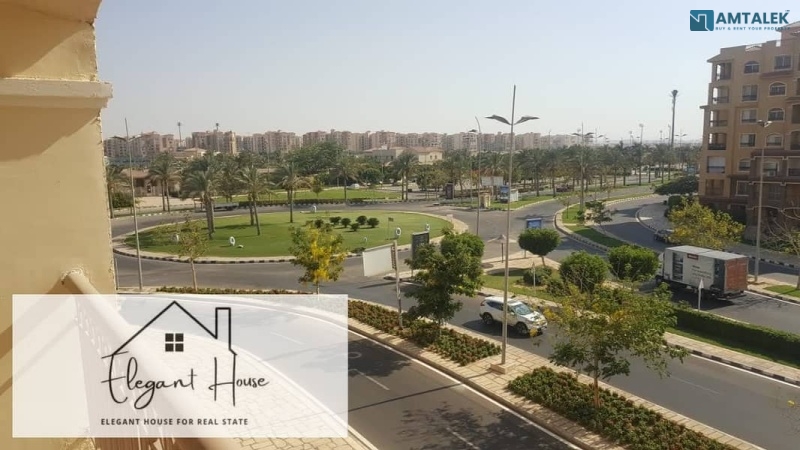 شقة موديل 700 في مدينتي أفضل موقع وإطلالة فرصة استثنائية