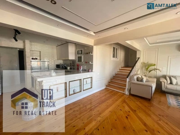 Apartment for Rent in Zamalek Qibliya – 3-Bedroom, 3-Bathroom, Panoramic Nile & Aquarium Garden Views